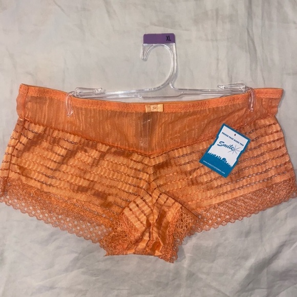 2 for 1 Magenta and orange lace cheekies - Picture 5 of 6